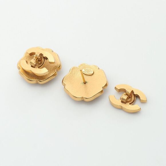 Chanel Coco Mark Earrings Gold Plated - Picture 3 of 7